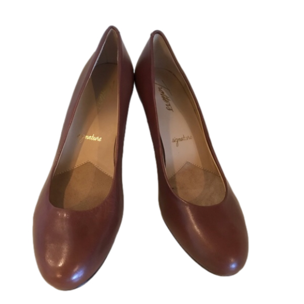 NWOT Trotters Shoes